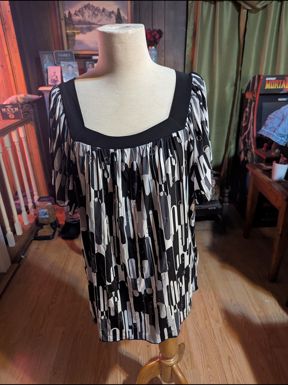 Brittany Black Black & White Abstract Square Neck Tunic